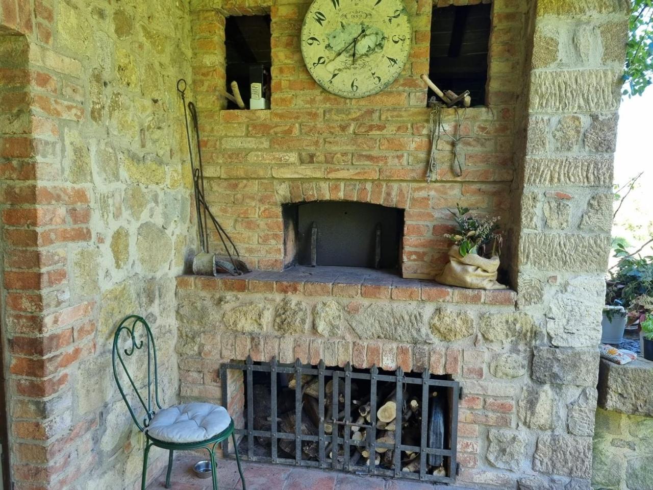 Agriturismo Le Sorbelle D'Orcia Con Piscina Pienza Exterior foto