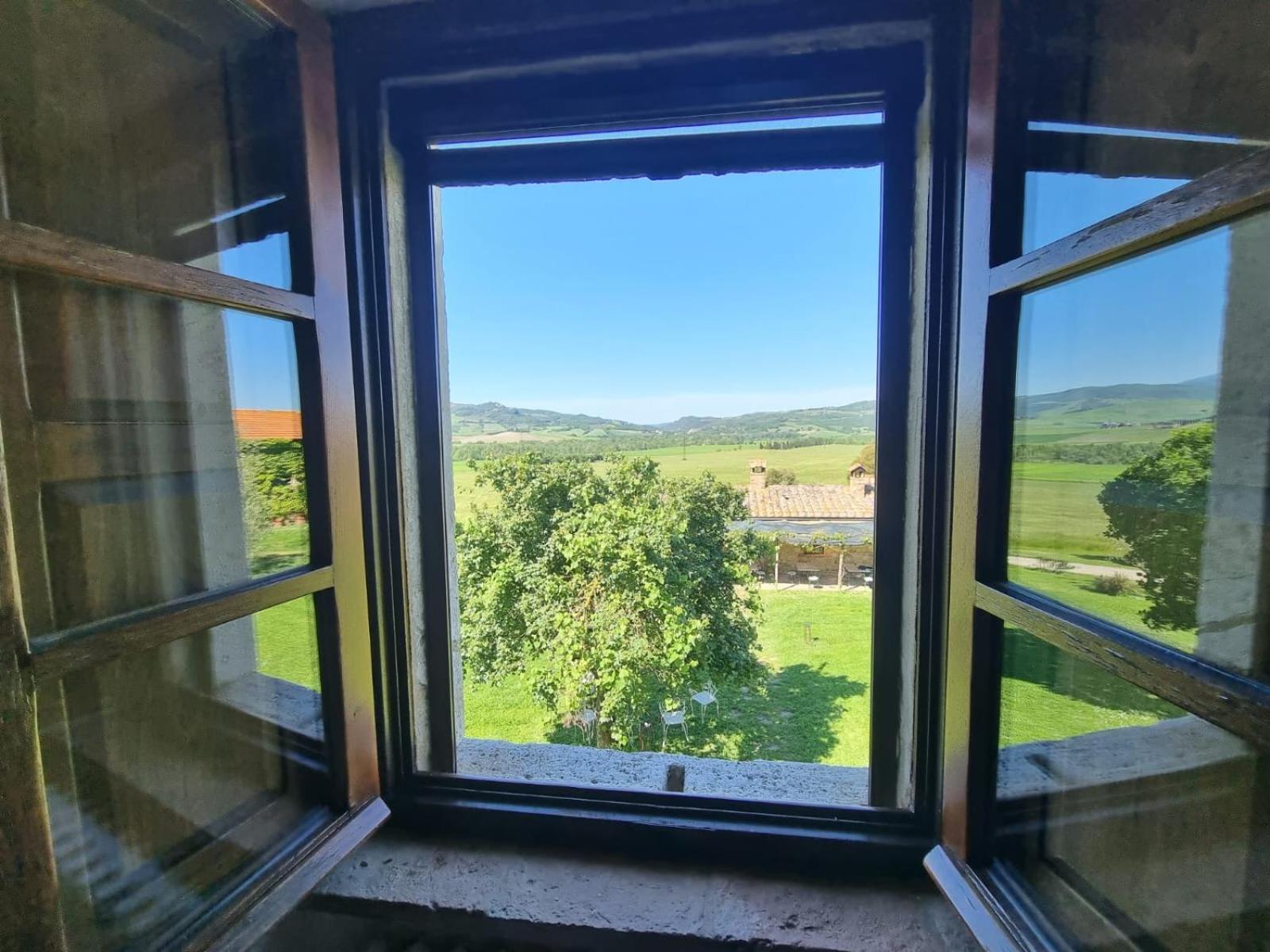 Agriturismo Le Sorbelle D'Orcia Con Piscina Pienza Exterior foto